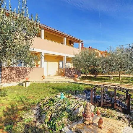 Helles Mit Wlan Und Tollem Balkon Holiday home Pula