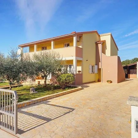 Helles Mit Wlan Und Tollem Balkon Holiday home